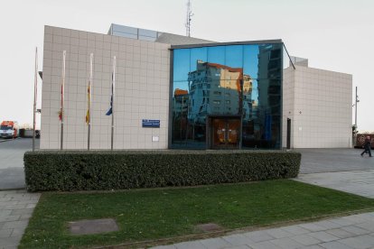 Una imagen de archivo del cuartel de la policía local.