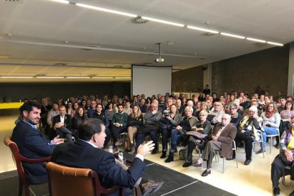 Sergi Pedret i Jaume-Alonso Cuevillas durant l'acte.