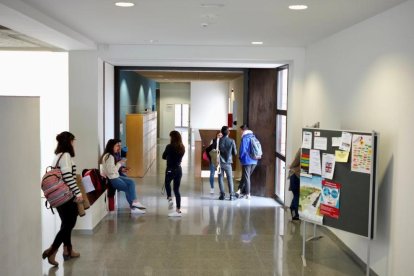 La demanda com a universitat de primera opció creix un 16%.