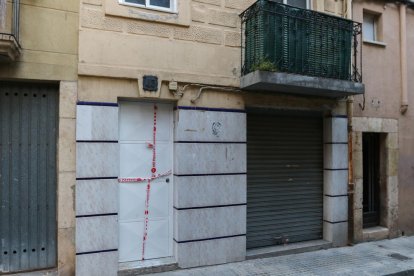 El hundimiento se ha producido en un edificio deshabitado de la calle Alt del Carme.