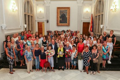 Un buen grupo de mujeres que se llaman Misericordia fueron recibidas ayer en el salón de plenos.