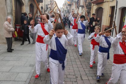 Imatge d'arxiu del Ball de Bastons durant la commemoració del setge de 1640.