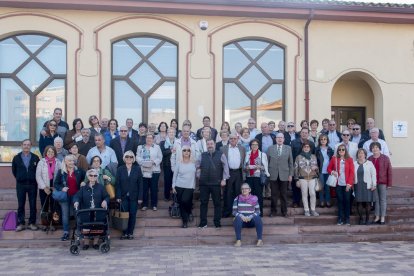 Foto de família dels participants a la sortida al Palau de la Música.