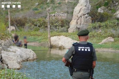 Els sancionats es trobaven en una zona on la pesca està prohibida.