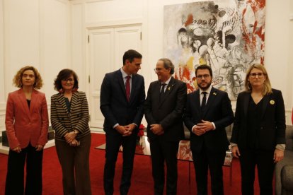 Imagen del encuentro entre Gobierno y Moncloa.