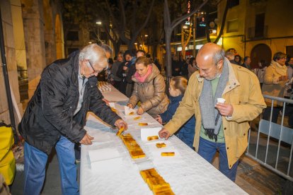 L'acte del torró es va fer a la plaça de l'Església.