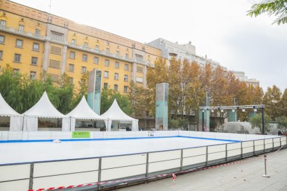 El túnel lumínic i la pista de gel ja estan instal·lats.