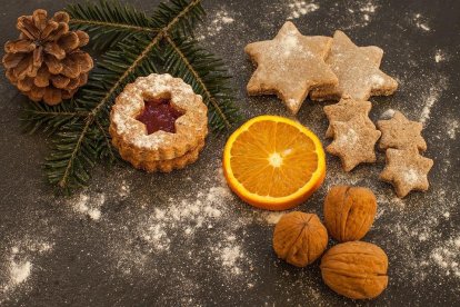 Galletas de patatas, canela y nueces.