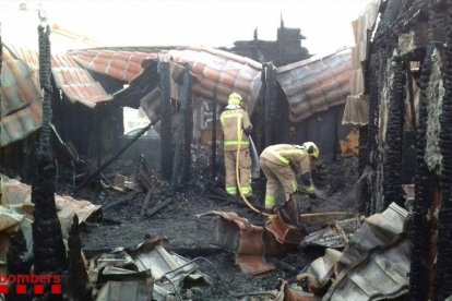 Estat en què va quedar l'habitatge a causa de l'incendi.