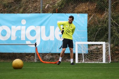 Imanol García, entrenant amb el Nàstic