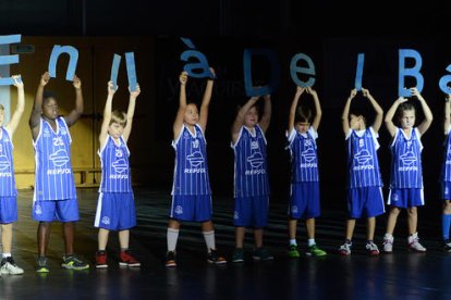 Un moment de l'acte de presentació dels equips del CB Morell.