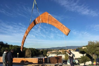 Els Pallaroses ha començat a construir l'estructura del poliesportiu.