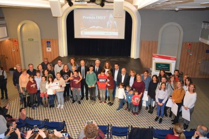 Foto de familia de los centros tarraconenses galardonados