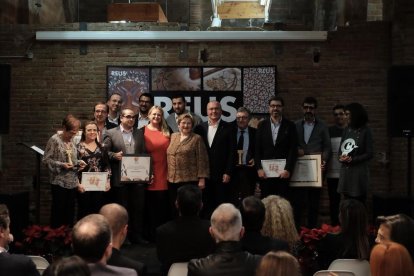 Imagen de los premiados por la 'Nit del Comerç i Turisme' de Reus