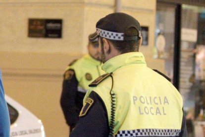 La policial local de Valencia detuvo el pressumpte autor de haber drogado a dos chicas.