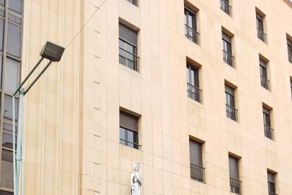 Imagen de la entrada del hospital Santa Tecla.