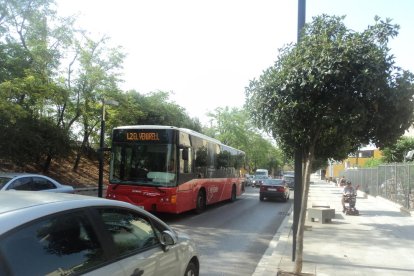 Els residents demanen també que les línies L2 i L22 se separin.