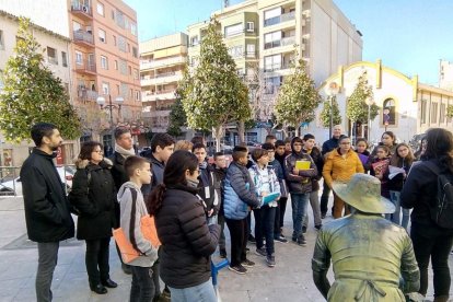 Imatge d'una de les visites que han fet els alumnes del