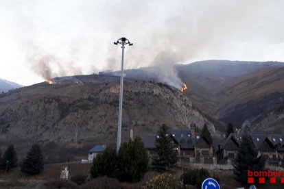 Imatge de l'incendi d'Arties.