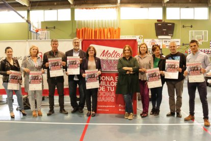 Durante todo el día, el Pabellón Municipal de Deportes de Cambrils se llenó de actividades.