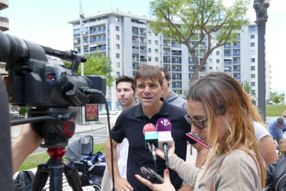 Imagen de la rueda de prensa celebrada esta mañana en el tramo final de la Rambla President Lluís Companys.