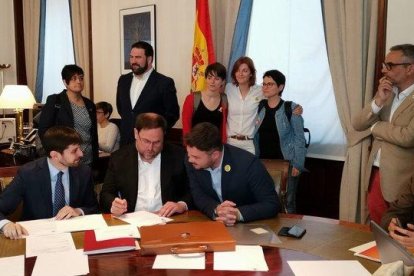 Oriol Junqueras, haciendo los trámites previos al Congreso.