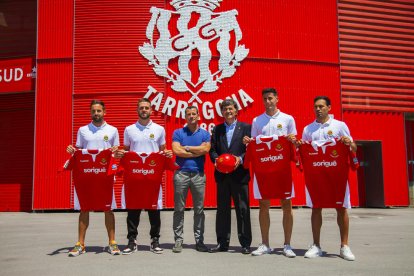 Giner, Goldar, Sergi Parés, Josep Maria Andreu, Albarrán y Petcoff en la presentación de los fichajes.