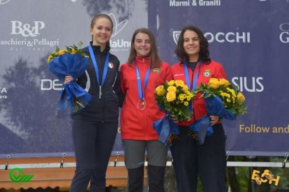 Mar Molné con la medalla de oro.