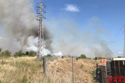 Los bomberos han activado 10 dotaciones terrestres y 1 de aérea.