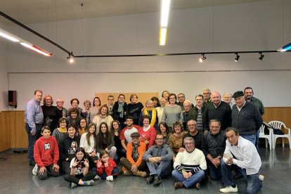 Fotografía de familia de los voluntarios homenajeados.