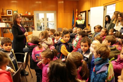 Imagen de la visita de los alumnos al Ayuntamiento de Cambrils