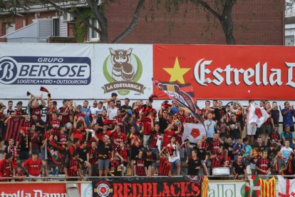 Els RedBlacks en un partit del CF Reus.