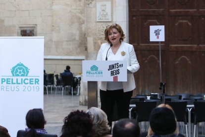 Pallarès fue presentada ayer en la plaza del Castell.