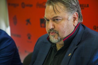 Clifton Onolfo, durante una rueda de prensa en las instalaciones del Estadi Municipal de Reus.