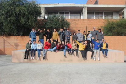 Los chicos y chicas del SOI de la Fundación Ginac y el Ins Narcís Oller de Valls que harán el desfile.