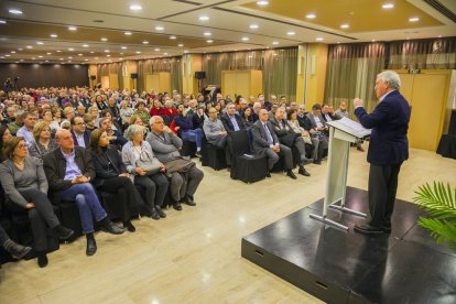 El alcalde de Vila-seca, durante la conferencia de este martes en la Pineda.