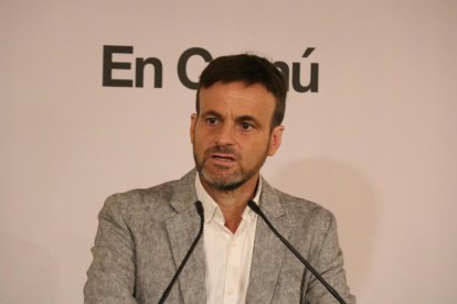 El líder d'En Comú Podem, Jaume Asens, en una roda de premsa.