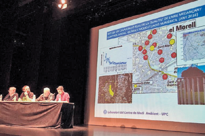 Instante de la presentación del tercer estudio de la calidad del aire, en el Morell.