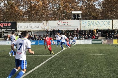 L'inici del duel entre el Prat i el Nàstic