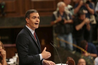 El líder del PSOE y candidato a volver a ser investido presidente del gobierno español, Pedro Sánchez, en el Congreso interviniendo durante el debate.