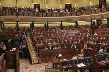 Pla general del líder del PSOE i candidat a tornar a ser investit president del govern espanyol, Pedro Sánchez, al Congrés durant el debat.