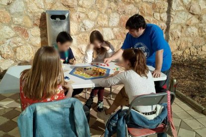 Imagen de archivo de varias personas jugando a juegos de rol en el marco de una actividad organizada por el club.