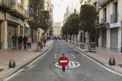 Tramo de calle cerrado por la afectación de la nueva medida en la raval de Santa Anna