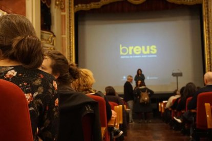 El acto inaugural se celebró el Teatro Bartrina.