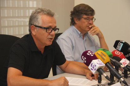 El presidente de la FEHT, Eduard Farriol, y del director del Departamento de Innovación Turística de Eurecat, Salvador Anton.