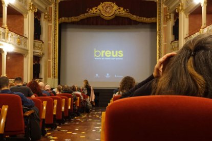 Plano general de los asistentes a la clausura de la primera edición del festival 'Breus' de Reus.