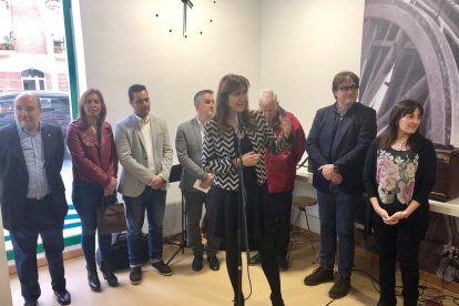 La consellera de cultura, Laura Borràs, inaugurando la nueva biblioteca de Creixell