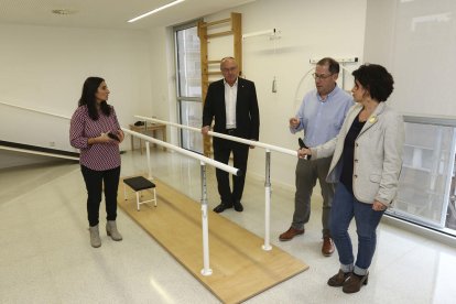 El alcalde, Carles Pellicer, y la concejala de Bienestar, Montserrat Vilella, visitaron el edificio.