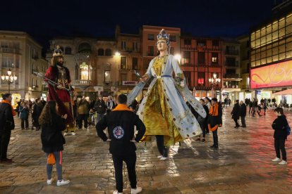 La comitiva va passar pels carrers del centre de la ciutat.