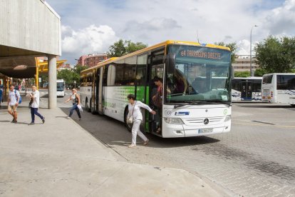 Una imagen de la activación de los buses Expreso.cat, en el 2015.